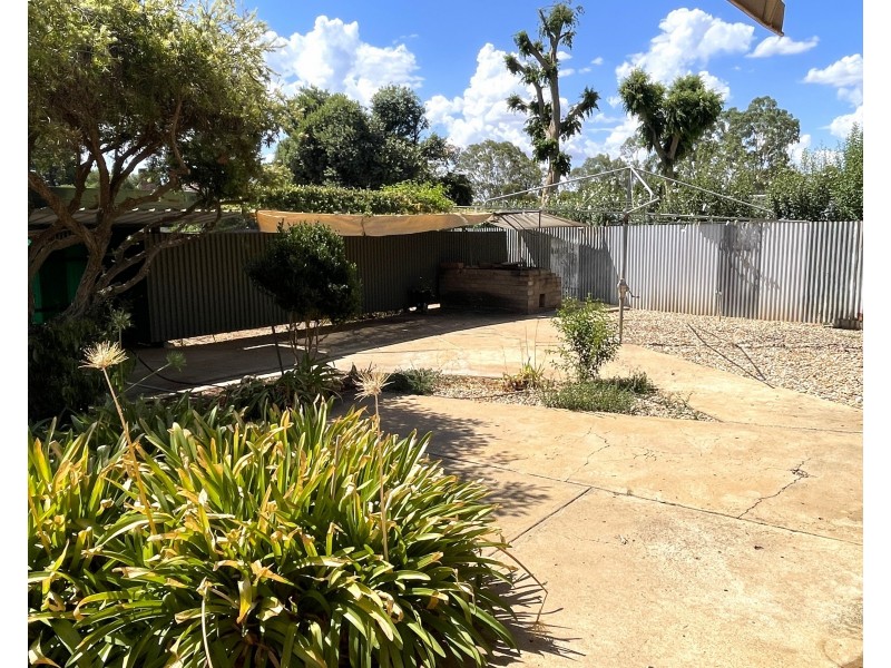 10 Goondooloo Street, Griffith NSW 2680