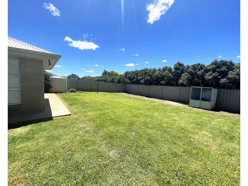 24 Zirilli Avenue, Griffith NSW 2680
