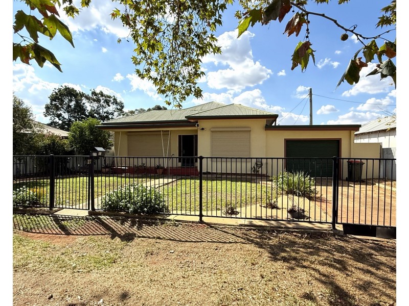 27 Coolah Street, Griffith NSW 2680