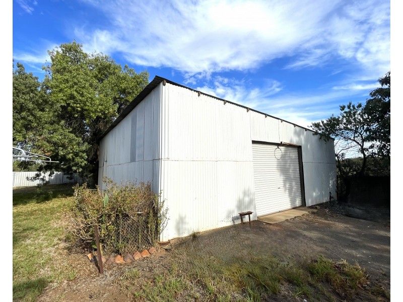 224 Barracks Road, Yenda NSW 2681