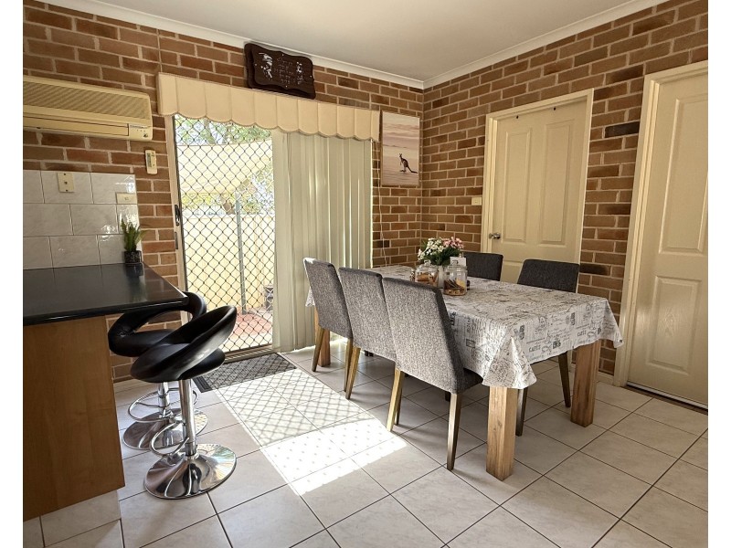1/152 Merrigal Street, Griffith NSW 2680