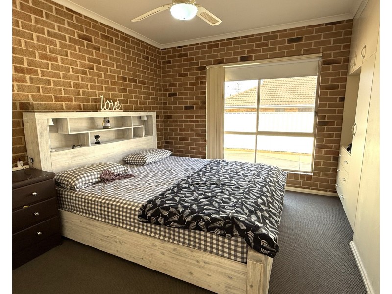 1/152 Merrigal Street, Griffith NSW 2680