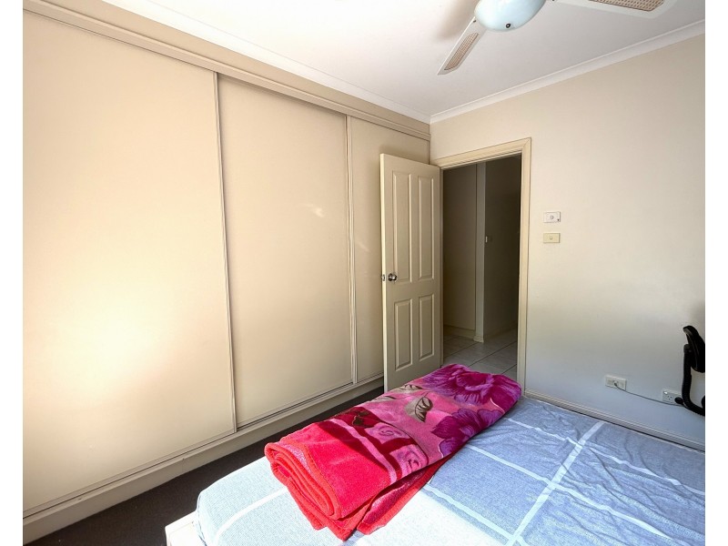 1/152 Merrigal Street, Griffith NSW 2680