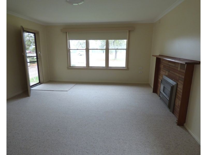 8A Kooringal Avenue, Griffith NSW 2680