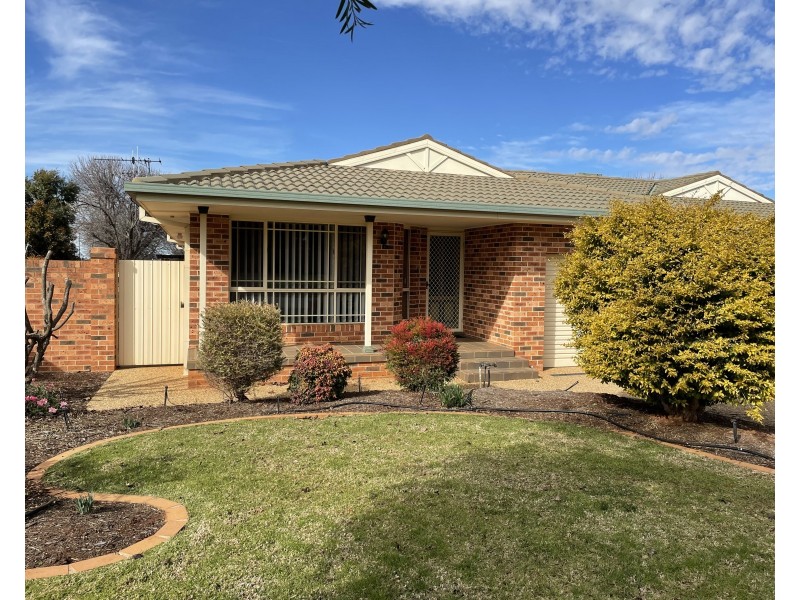2/26 Meakin Street, Griffith NSW 2680