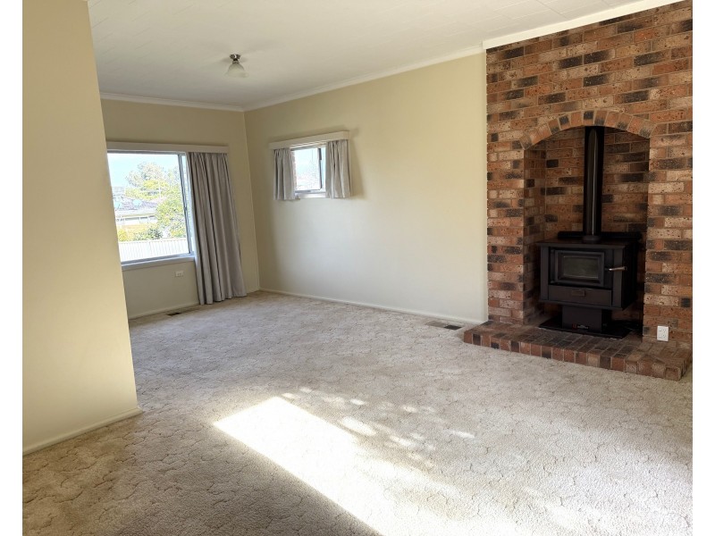 87 McNabb Crescent, Griffith NSW 2680