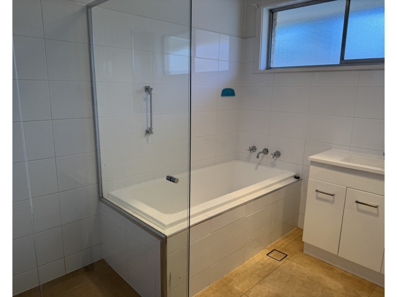 44 Ross Crescent, Griffith NSW 2680