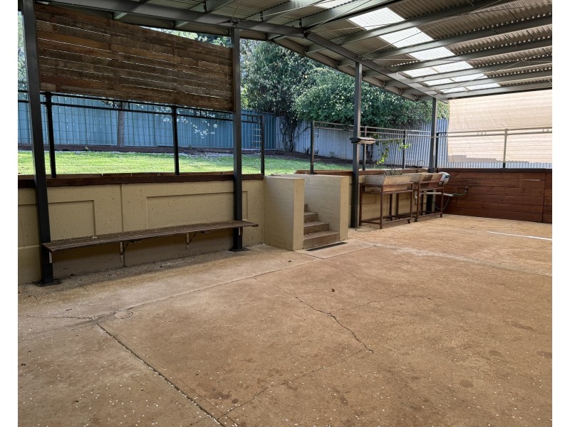 44 Ross Crescent, Griffith NSW 2680