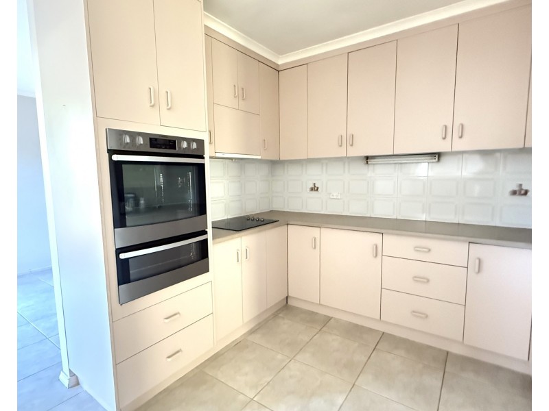 24 Brooks Crescent, Darlington Point NSW 2706