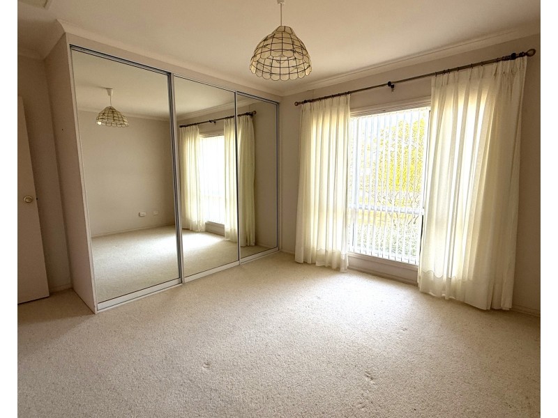 24 Brooks Crescent, Darlington Point NSW 2706