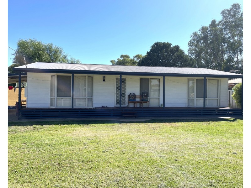 9 Beaumont Lane, Darlington Point NSW 2706