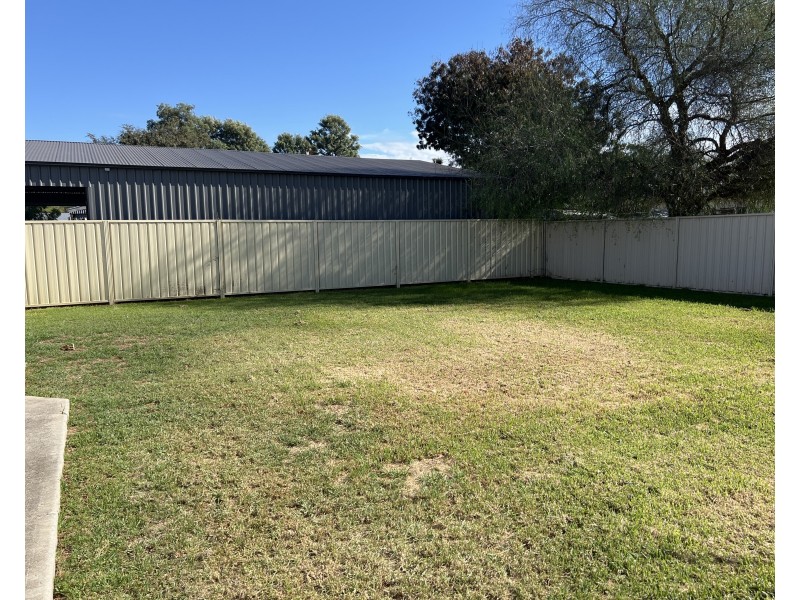 9 Beaumont Lane, Darlington Point NSW 2706