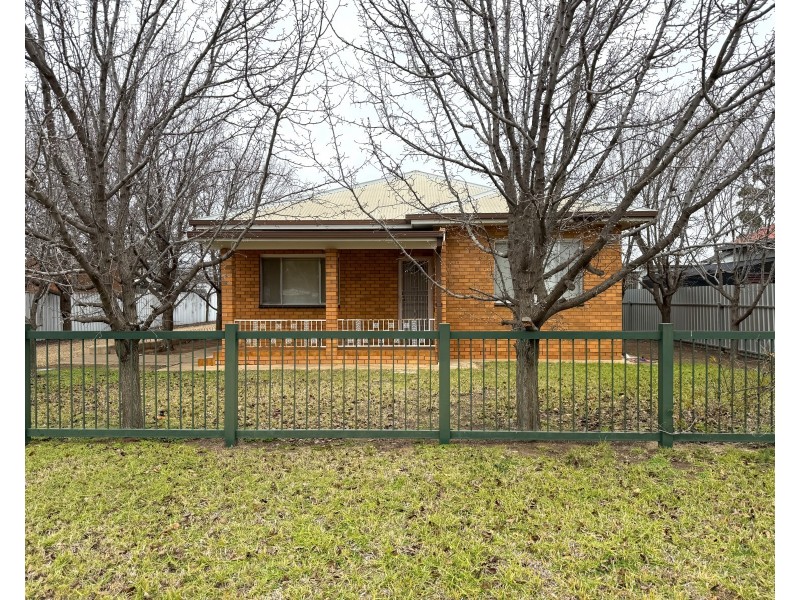 2 Wattle Road, Hanwood NSW 2680