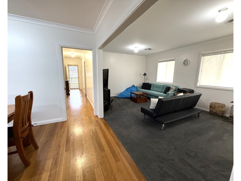 2 Wattle Road, Hanwood NSW 2680