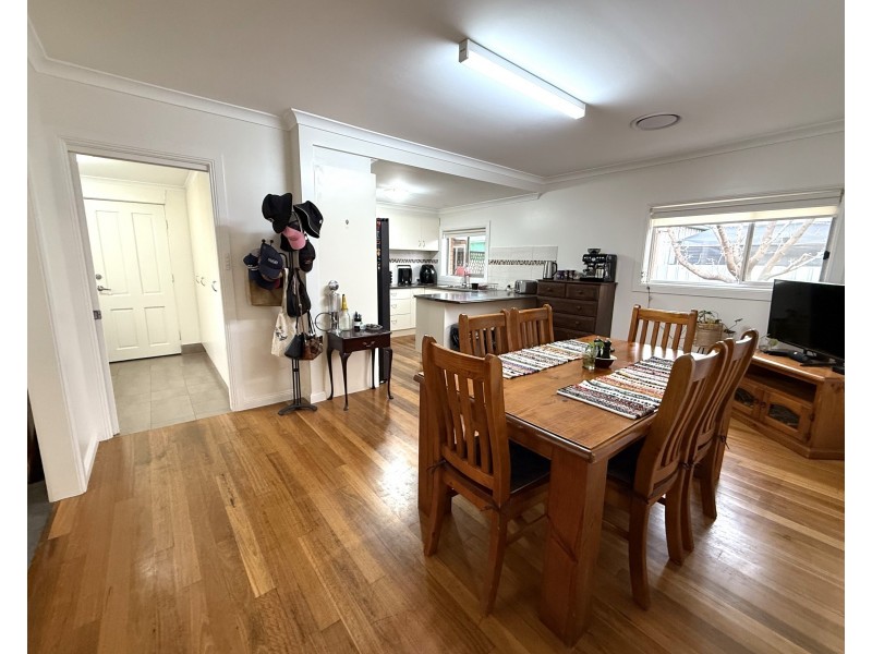 2 Wattle Road, Hanwood NSW 2680