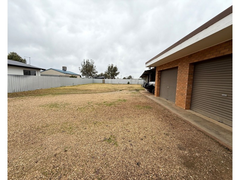 2 Wattle Road, Hanwood NSW 2680