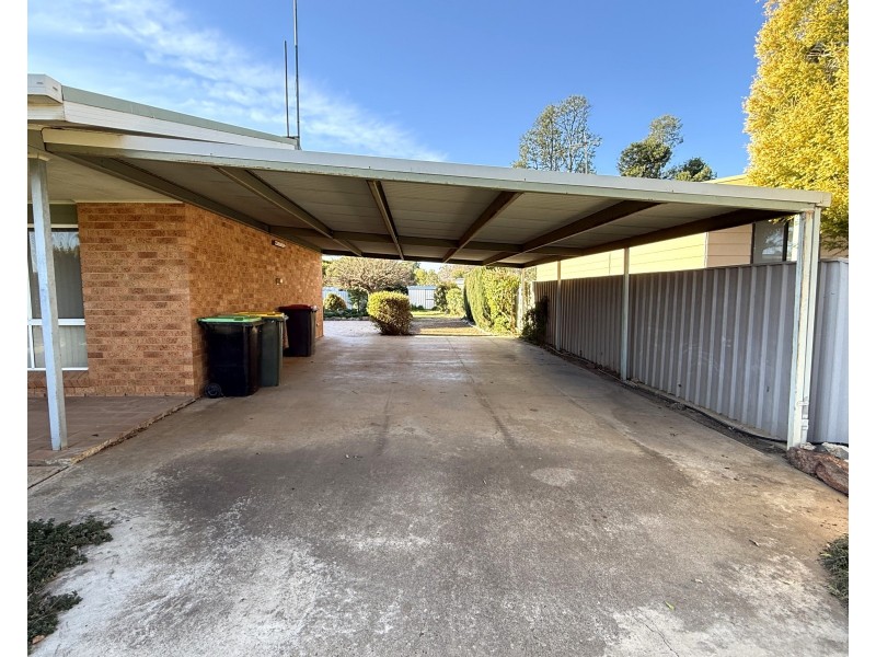 24 Brooks Crescent, Darlington Point NSW 2706