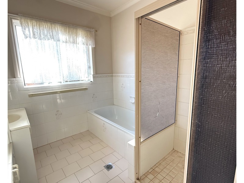 24 Brooks Crescent, Darlington Point NSW 2706