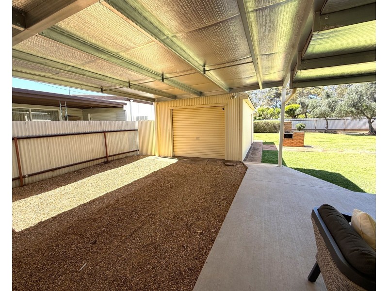 43 Cutler Avenue, Griffith NSW 2680