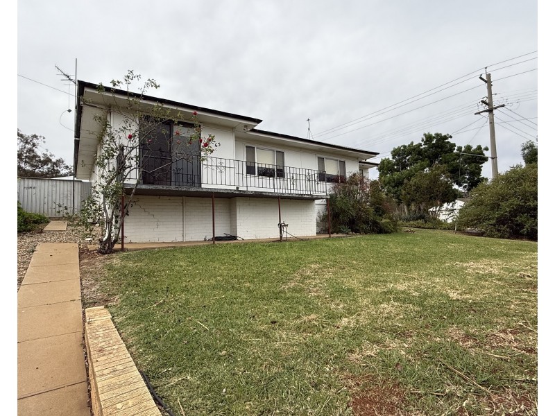 65 MacArthur Street, Griffith NSW 2680