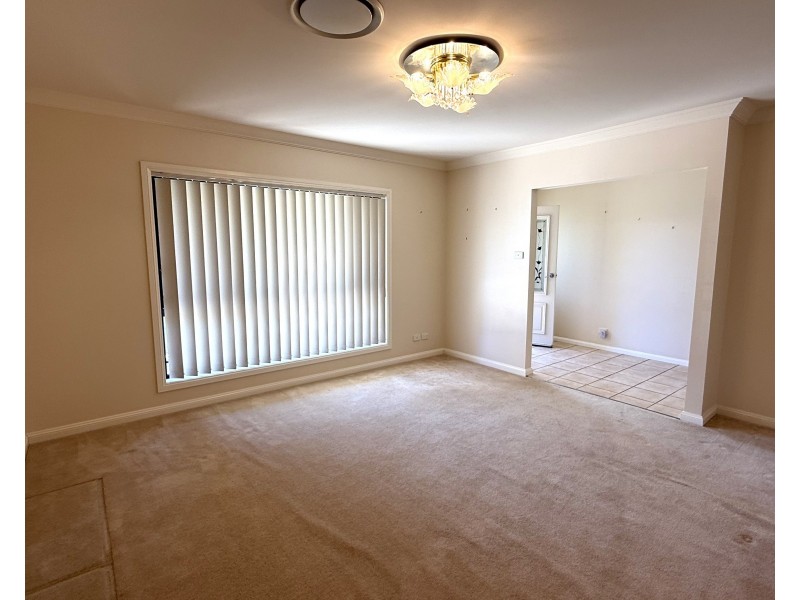 16 Dussin Street, Griffith NSW 2680