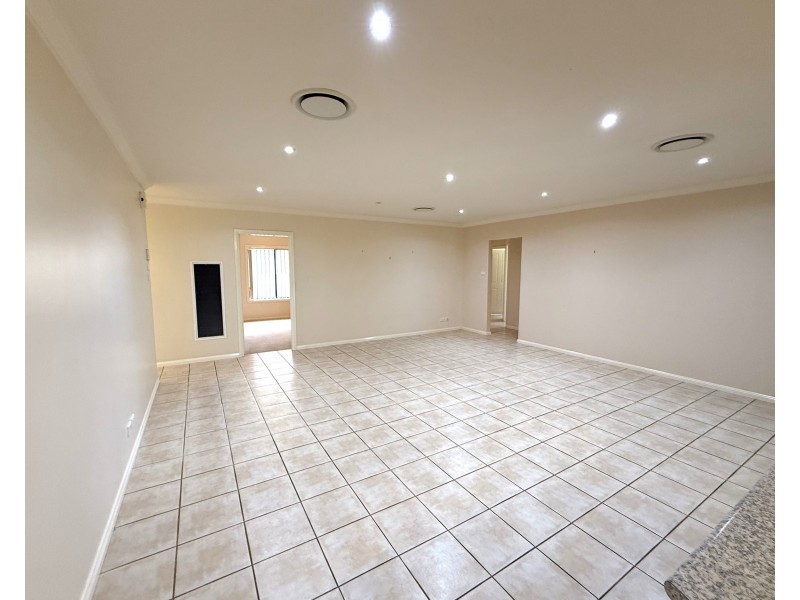 16 Dussin Street, Griffith NSW 2680
