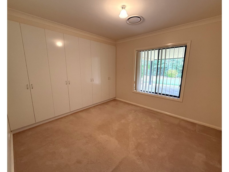 16 Dussin Street, Griffith NSW 2680
