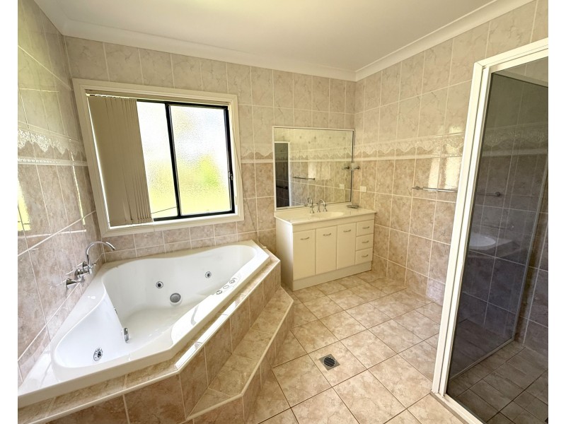 16 Dussin Street, Griffith NSW 2680