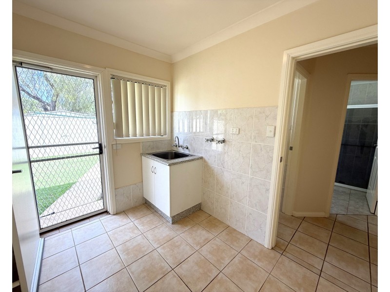 16 Dussin Street, Griffith NSW 2680