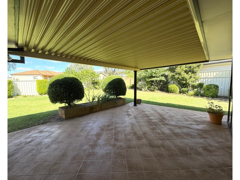 16 Dussin Street, Griffith NSW 2680