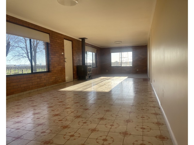 805 Wood Road, Yenda NSW 2681