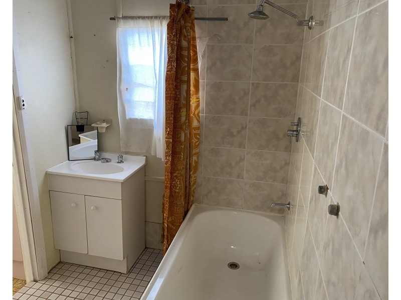 1/99 Canal Street, Griffith NSW 2680