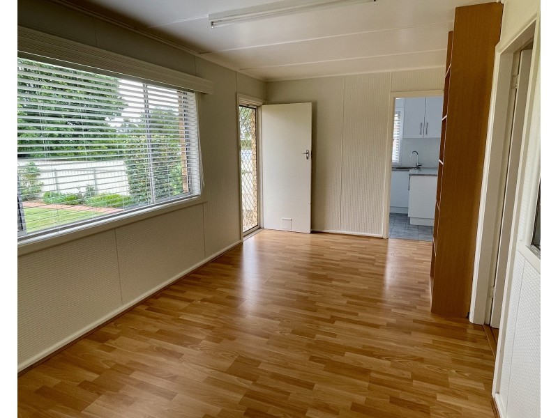 37 Probert Avenue, Griffith NSW 2680