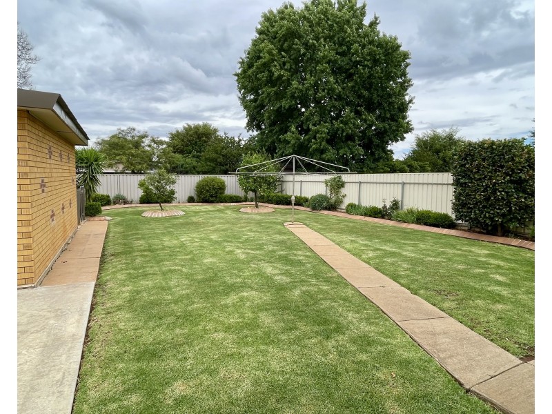 37 Probert Avenue, Griffith NSW 2680