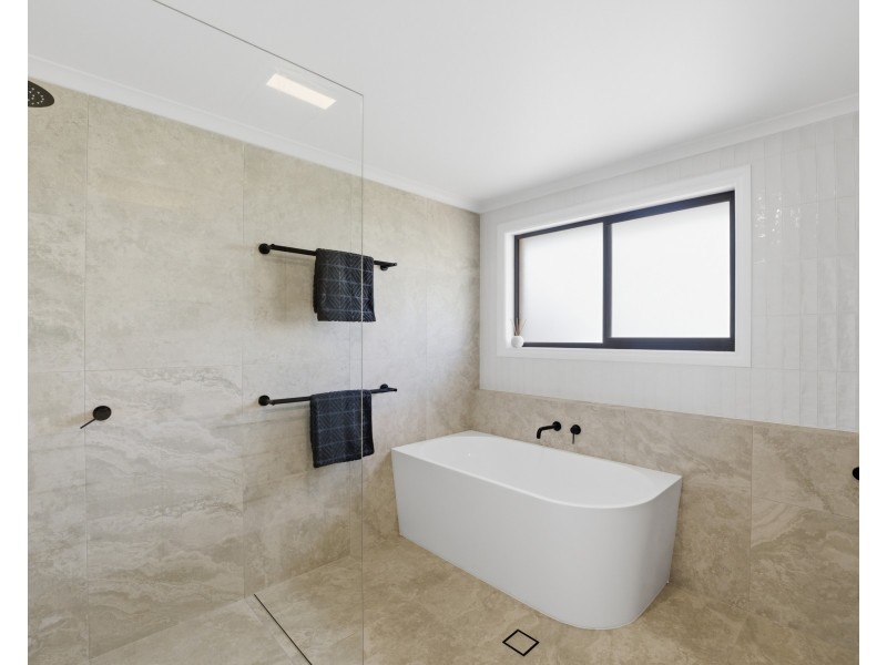 28 Holmes Crescent, Griffith NSW 2680