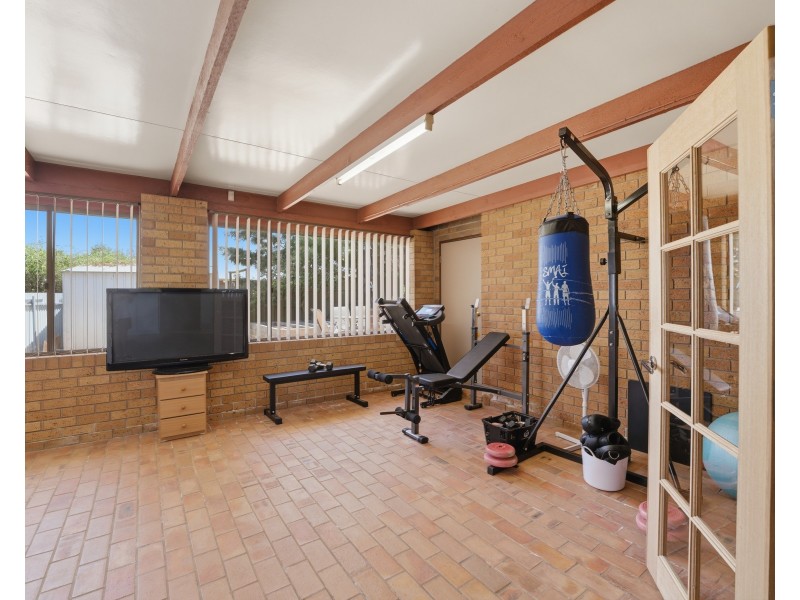 28 Holmes Crescent, Griffith NSW 2680