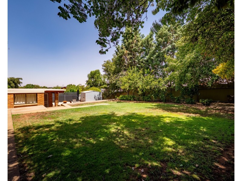 28 Holmes Crescent, Griffith NSW 2680
