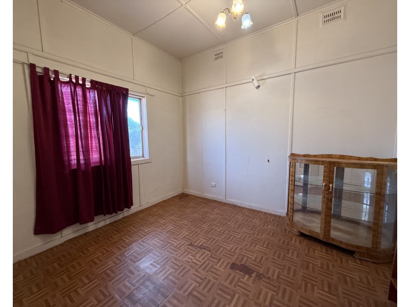 241 Wakaden Street, Griffith NSW 2680