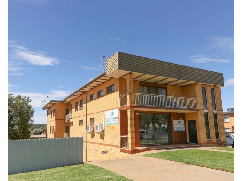 2/110 Benerembah Street, Griffith NSW 2680