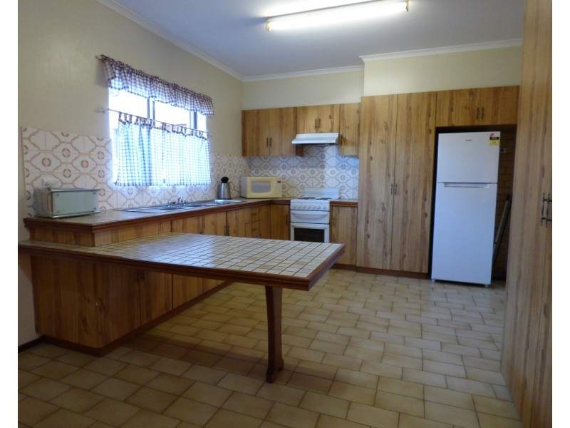 2/110 Benerembah Street, Griffith NSW 2680