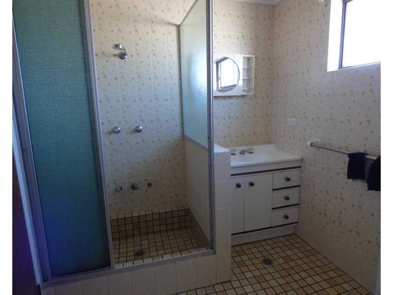 2/110 Benerembah Street, Griffith NSW 2680