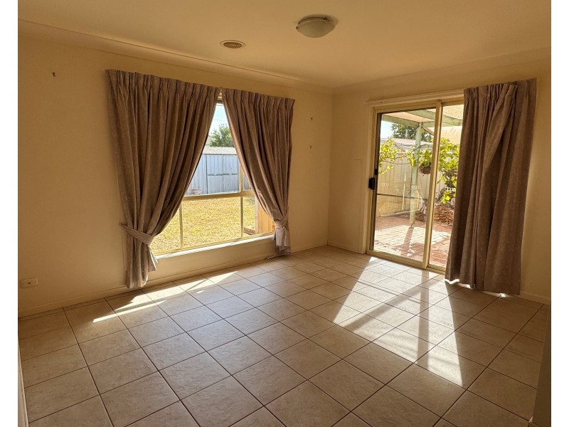 18 Rosewood Drive, Griffith NSW 2680