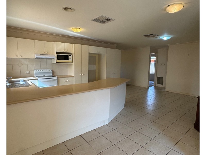 18 Rosewood Drive, Griffith NSW 2680