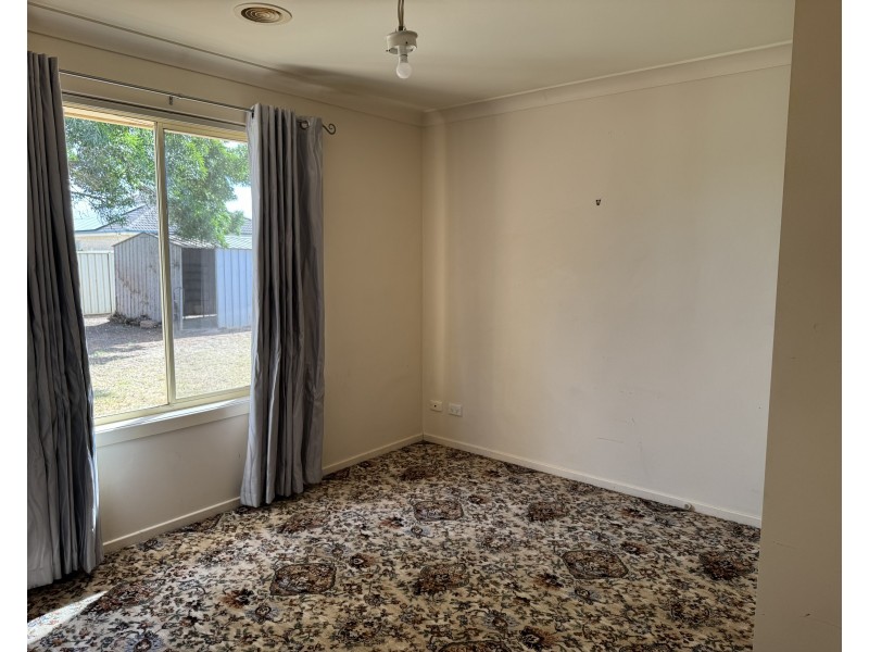 18 Rosewood Drive, Griffith NSW 2680