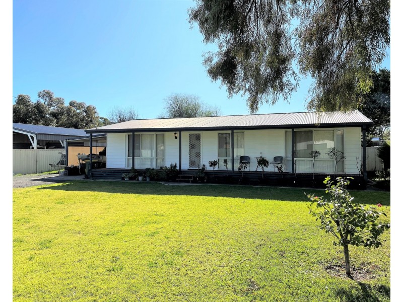 9 Beaumont Lane, Darlington Point NSW 2706