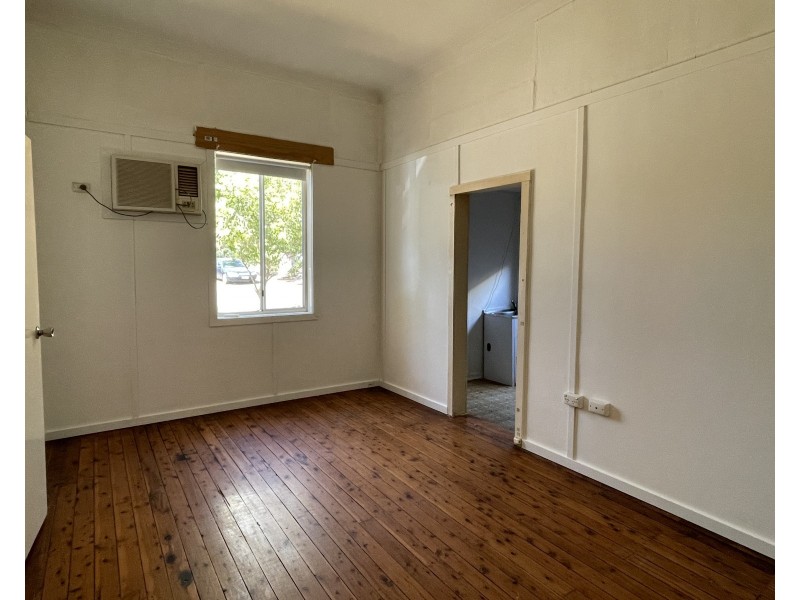 1/99 Canal Street, Griffith NSW 2680