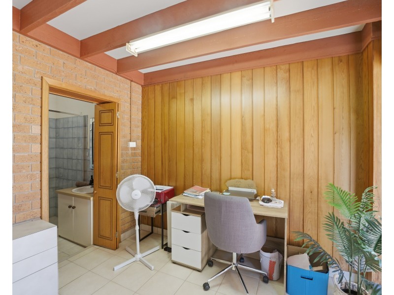 28 Holmes Crescent, Griffith NSW 2680