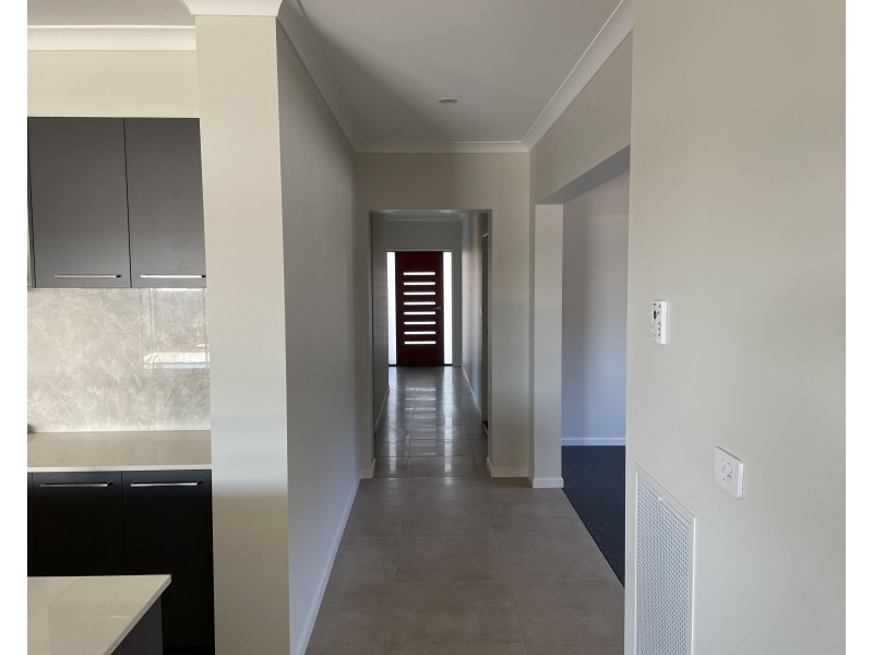 15 Piper Circuit, Griffith NSW 2680