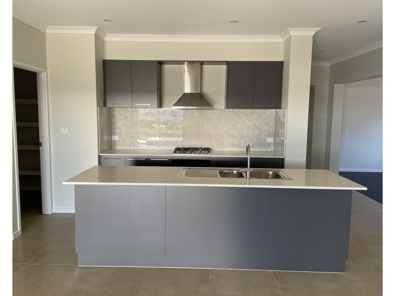 15 Piper Circuit, Griffith NSW 2680