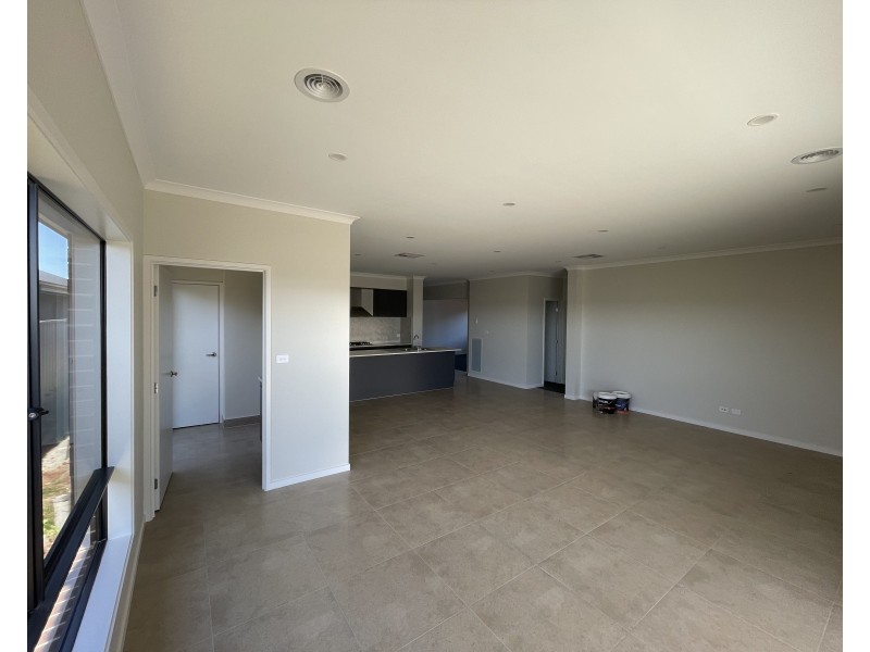 15 Piper Circuit, Griffith NSW 2680